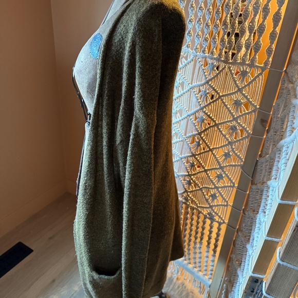 Wilfred Free Green Cardigan Size Small - Picture 2 of 7